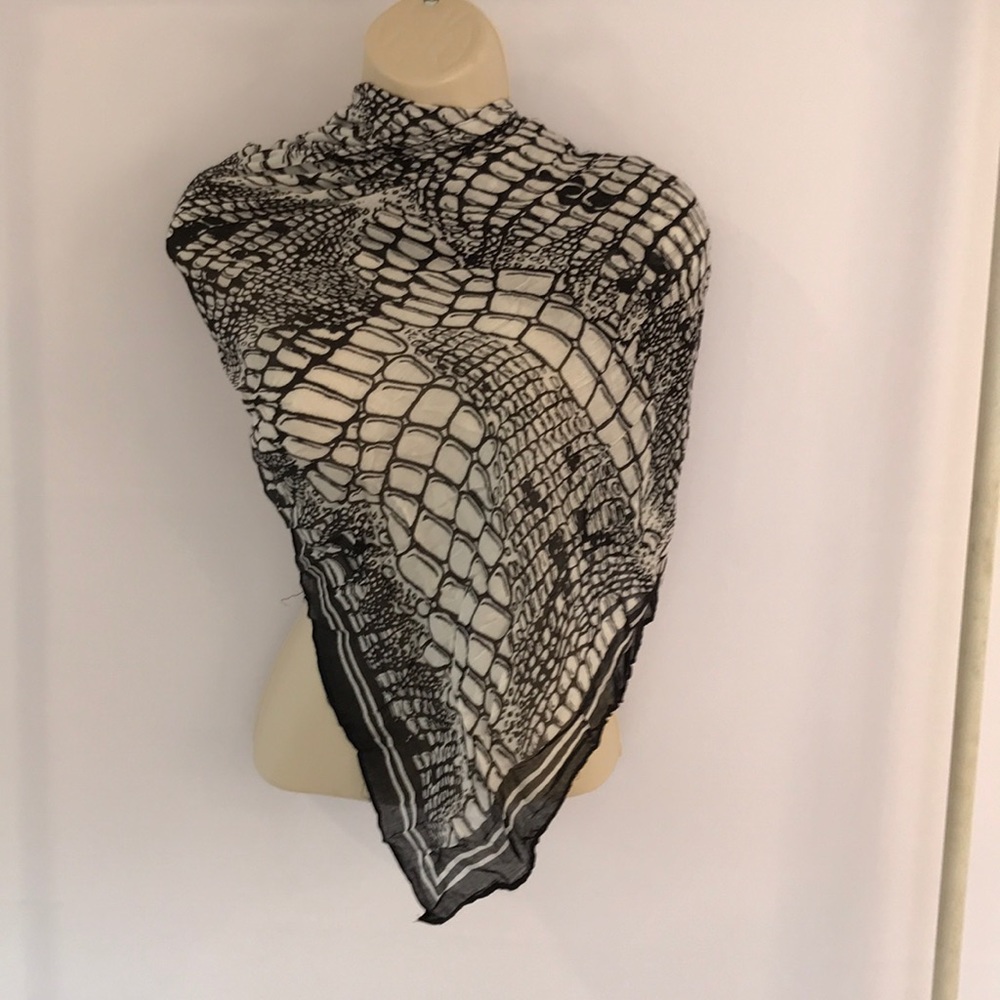 NWT Florence Broadhurst Exclusive prince scarf